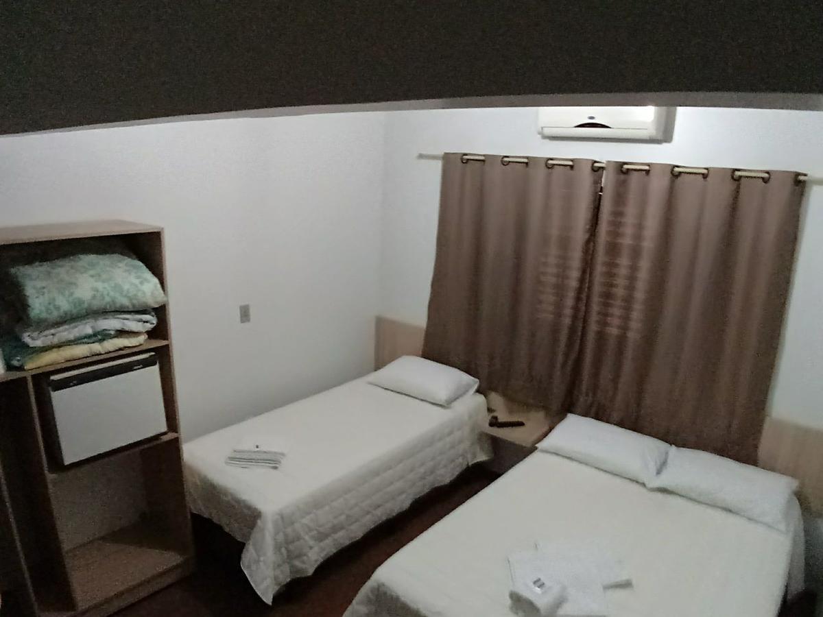Giroto Hotel Realeza Exterior photo